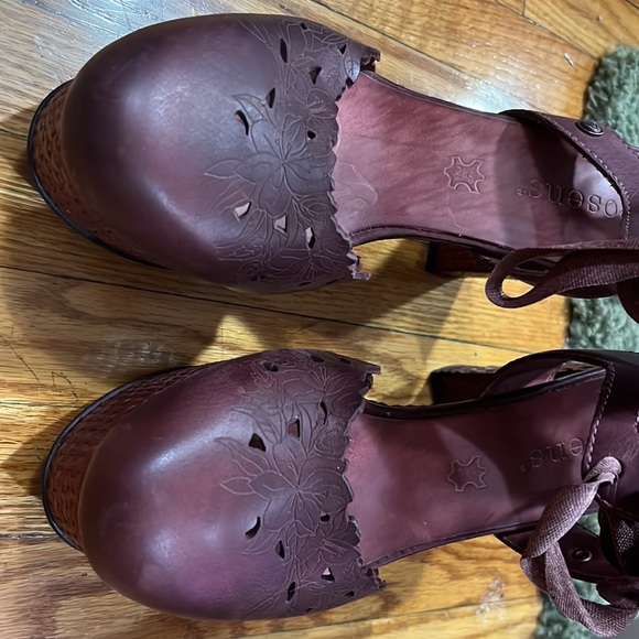 Burgundy Leather Neosens Platform Heels - Picture 6 of 15